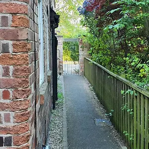  Apartment Unique 3 B'room House + Free Parking /city Centre United Kingdom