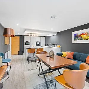  Apartment Righ - Luxury West End Artisan United Kingdom